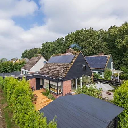 Vakantiehuis -casa Como- Nabij Het Meer, Restaurants&keukenhof